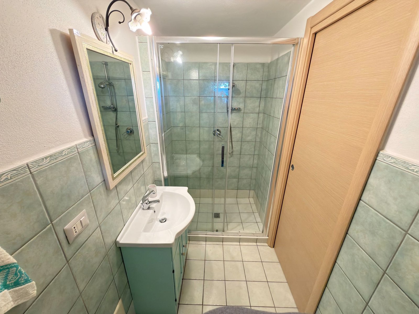 Bagno della camera uno, seconda vista